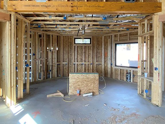 4th image of 36 Lodge Cir