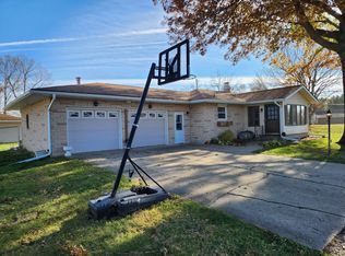 2110 Genesee St, Sterling, IL 61081