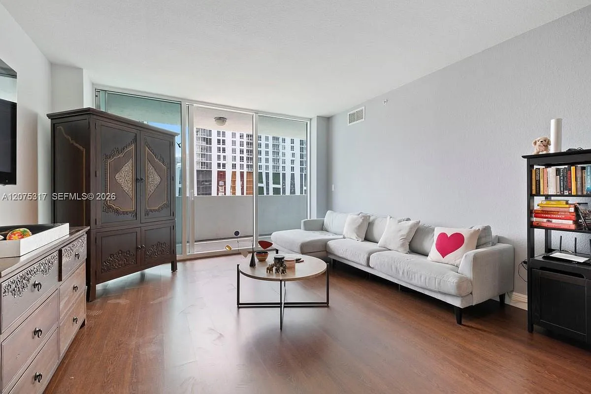 Moon Bay Of Miami Condo — Photo 3