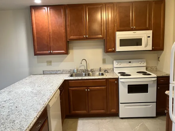 Kessler Flats Apartments, 5910 Carrollton Ave #1-3-6, Indianapolis, IN 46220