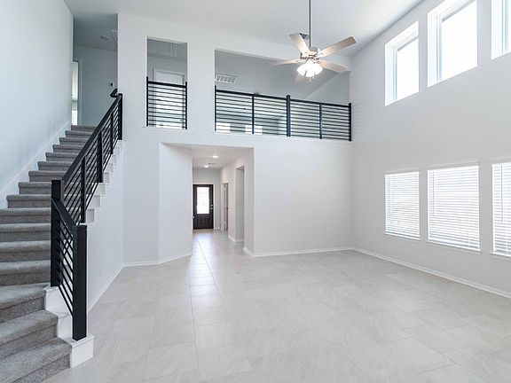 3rd image of 507 Sacred Fig Ln