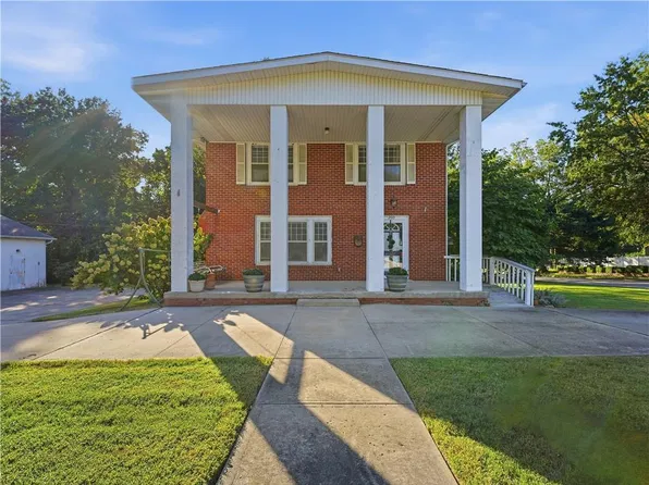 200 SW Madison St, Lees Summit, MO 64063