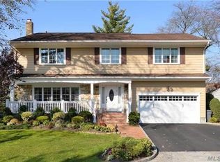 8 Dell Dr, East Rockaway, NY 11518