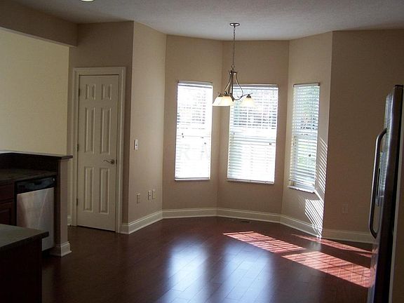 5th image of 5239 Avery Oak Dr