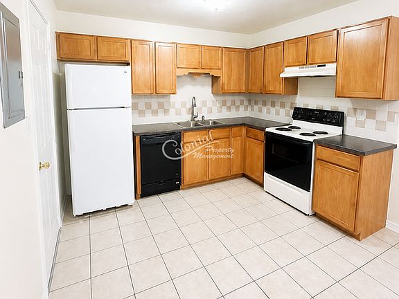 3rd image of 3005 Cantabrian Dr #C