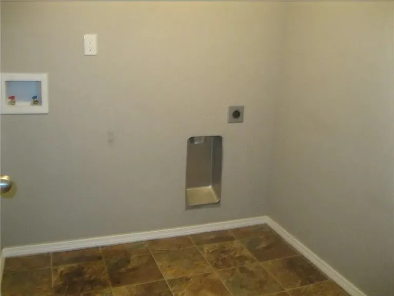 3553 Reynolds Ave — Photo 13