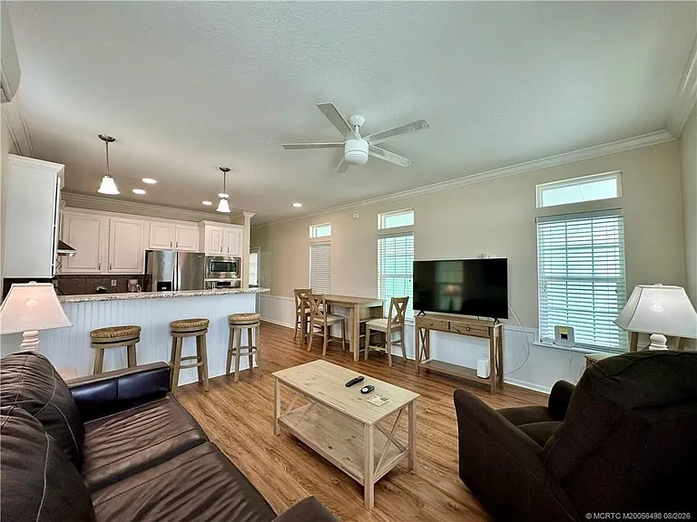 437 NE Intercoastal Dr — Photo 3
