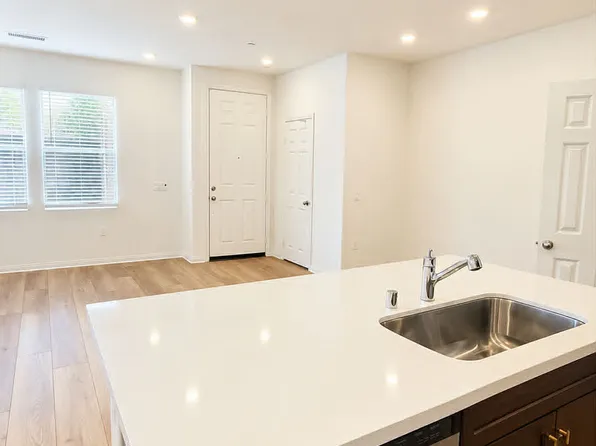 4255 E Carmel Privado, Ontario, CA 91761