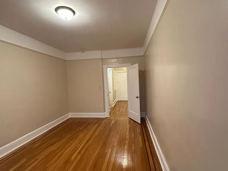 Palisades Apartments — Photo 13