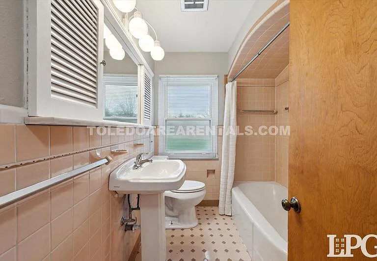 391 Perry Dr — Photo 18