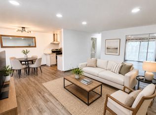 12707 SE 42nd St UNIT B3, Bellevue, WA 98006