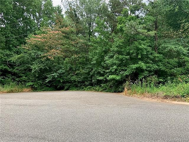 2nd image of 933 Mallard Dr #85