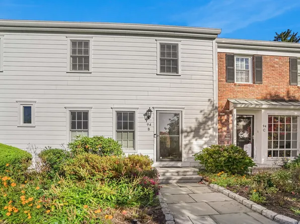 94 East Avenue APT B, New Canaan, CT 06840