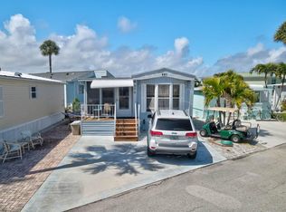 976 Nettles Blvd, Jensen Beach, FL 34957