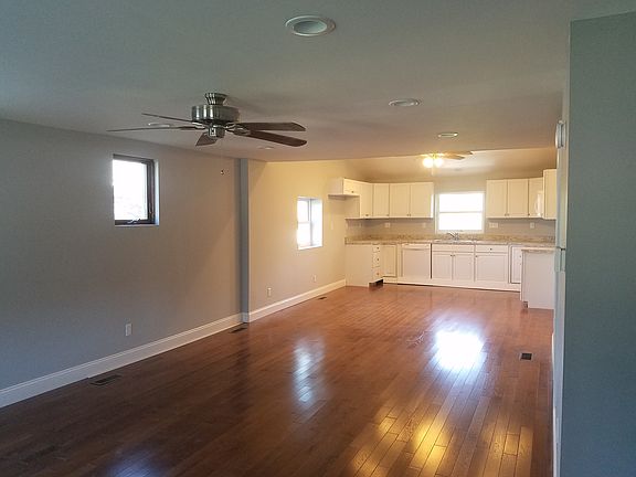Living Room / Kitchen 