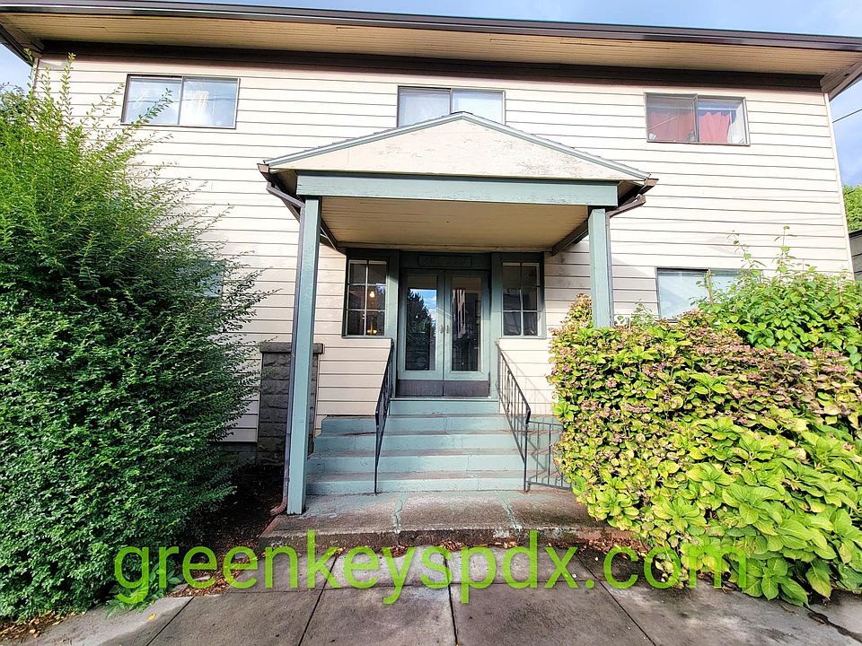 Front exterior of 2311 SE Hawthorne