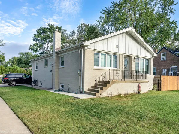 8433 Central Ave, Burbank, IL 60459