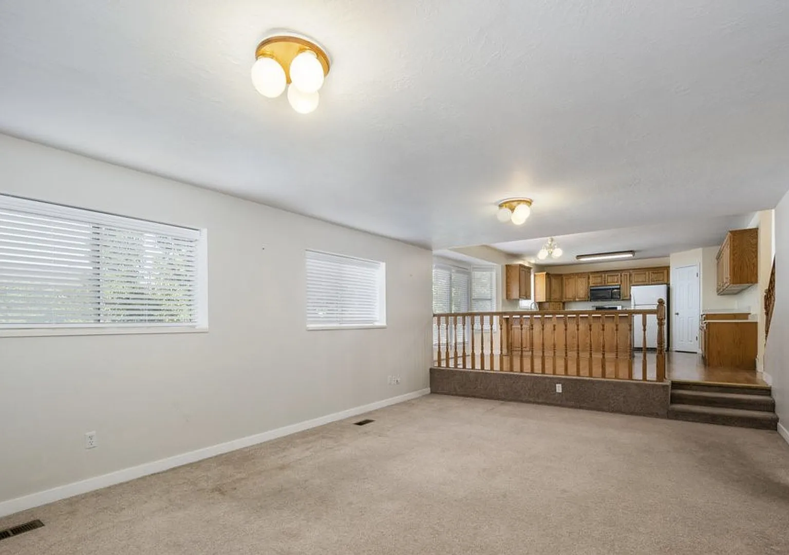 Beautiful 4 Bedroom 3.5 Bath House for Rent in Orem! — Photo 4