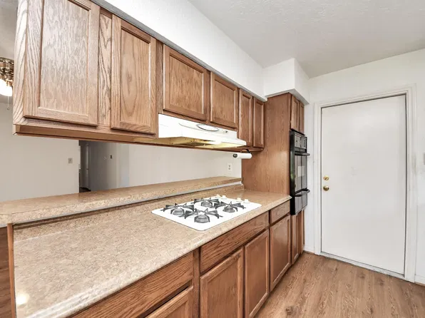 5710 Saxon Dr, Houston, TX 77092