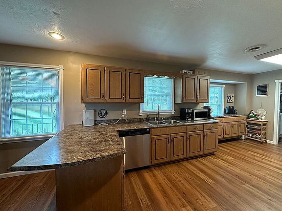 5th image of 203 Maddux Ave