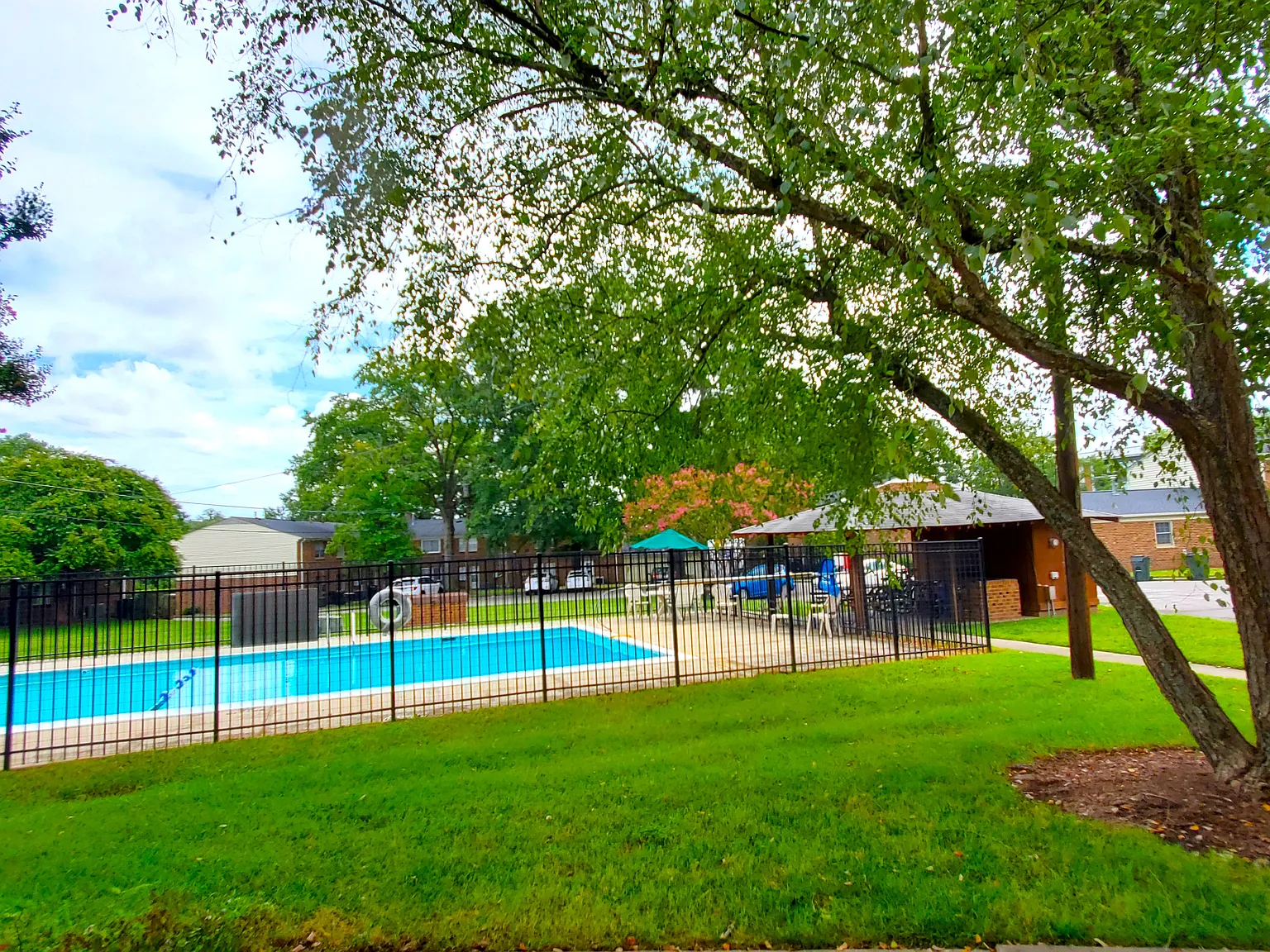 2 bed, 1.5 bath, 918 sqft, $1,450 — Photo 4