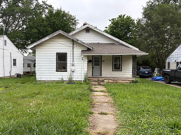 2nd image of 2410 E Memorial Dr