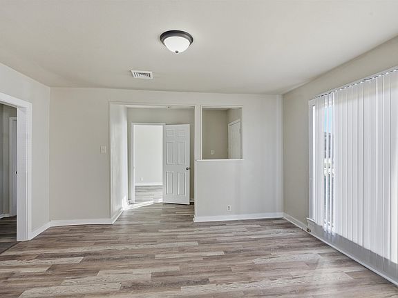 5th image of 521 E Oak Ln