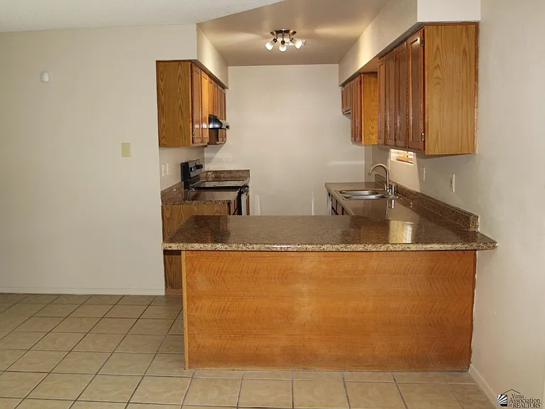 4563 W 18th Ln — Photo 8