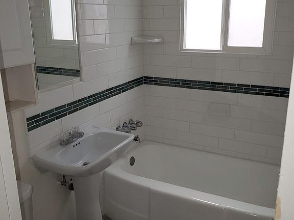 3rd image of 809 San Fernando Pl