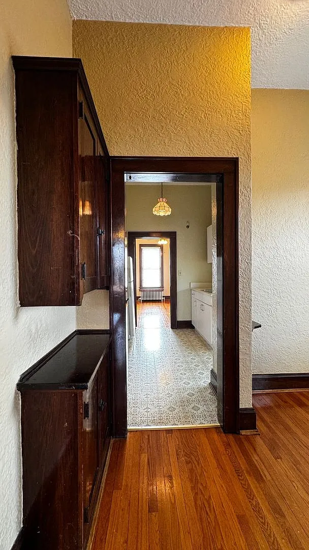 302 Mountain Ave — Photo 3