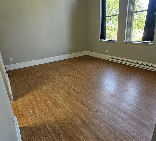 1675 Avenue B — Photo 3