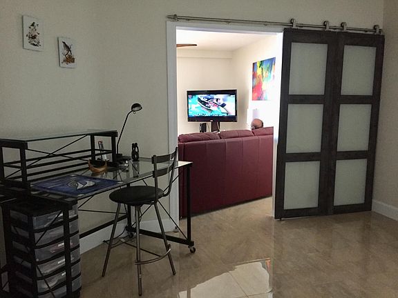 4th image of 1601 Park Beach Cir #10