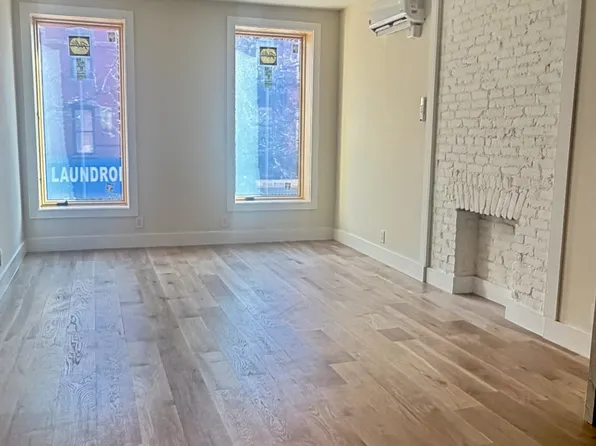 346 Franklin Avenue image 3 of 10