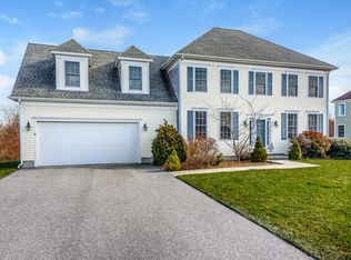 237 Gossets Turn Dr, Middletown, RI 02842