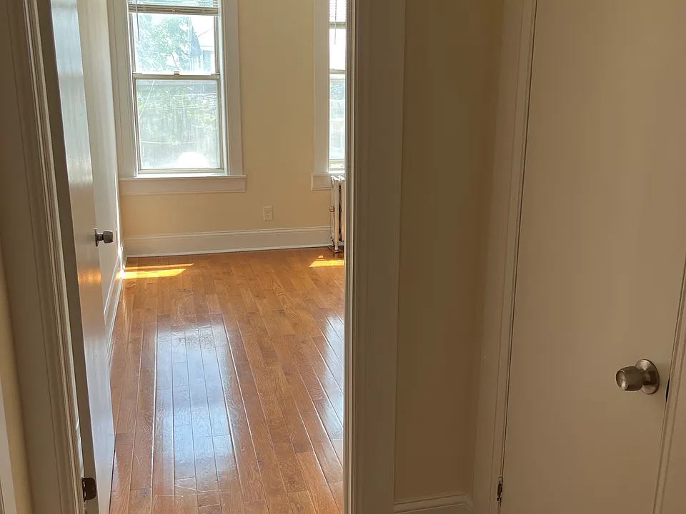 1465 Hammersley Ave #4