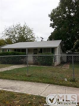 2nd image of 1102 Cecelia St