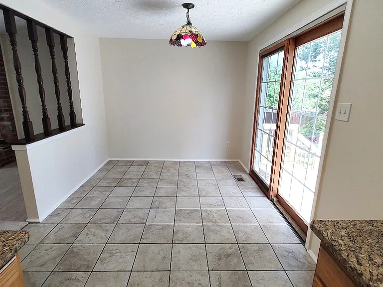 8638 Saxon Cir — Photo 4