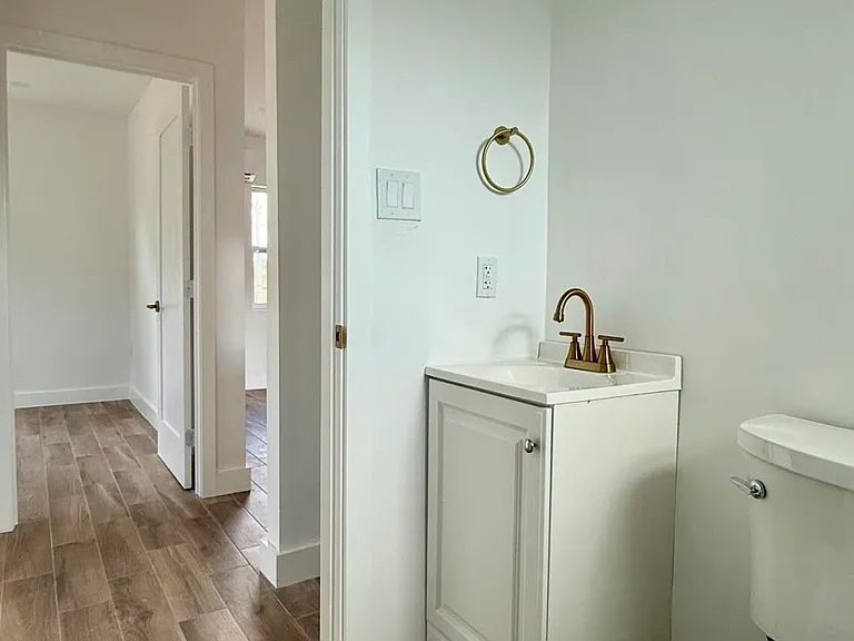 26 SW 10th Ave — Photo 19