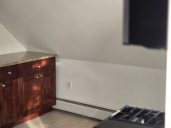 5th image of 316 Summer Ave APT 2