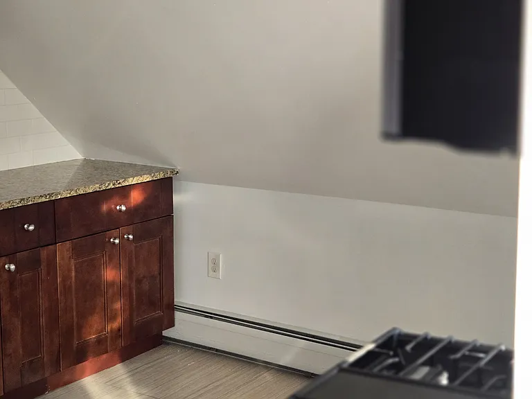 316 Summer Ave #2 — Photo 5