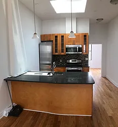 Rented by Alexander Bilu, LREB