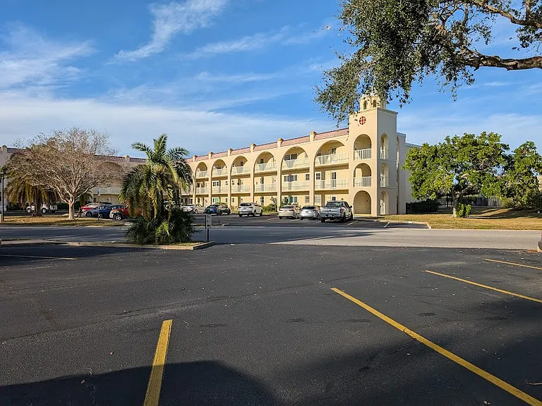 2258 World Parkway Blvd W #10 — Photo 39