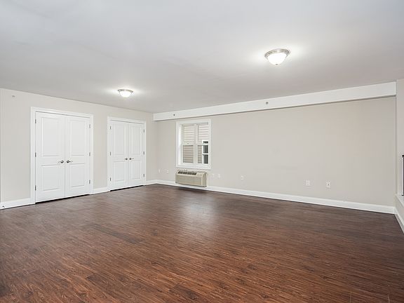 5th image of 6111 Fillmore Pl APT 405