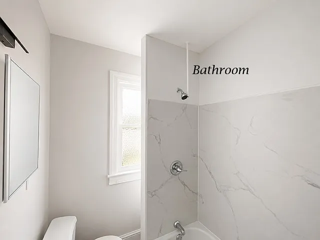 406 W King St — Photo 7