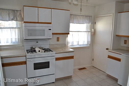 2nd image of 7115 Emilie St