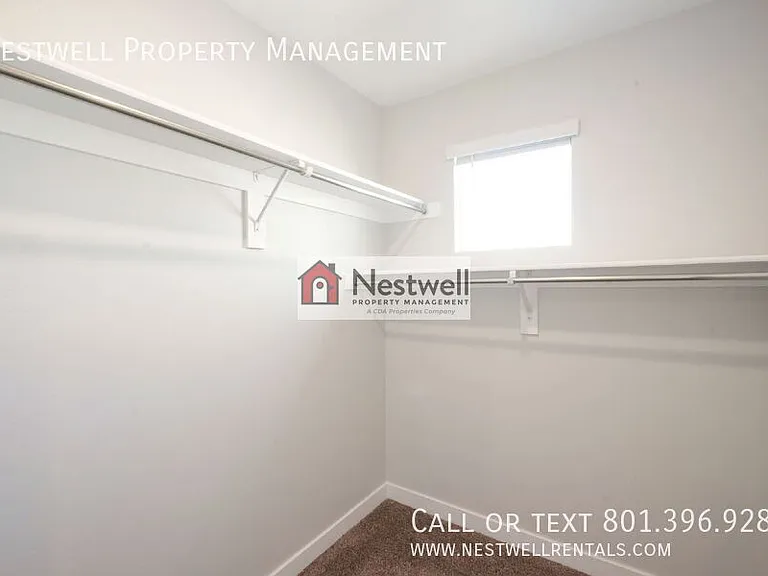 97 N Voyager Ln — Photo 12