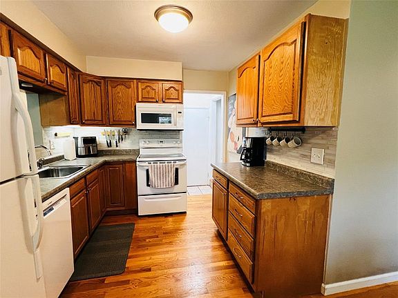 5th image of 2706 Sherman Street
