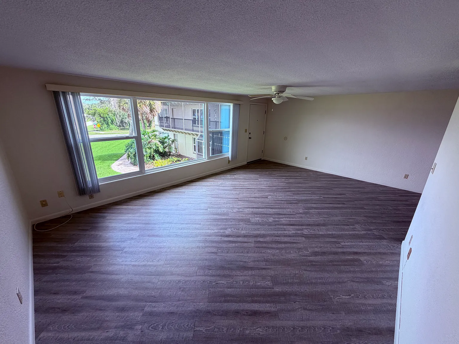 2 bed, 1200 sqft, $1,300 — Photo 4