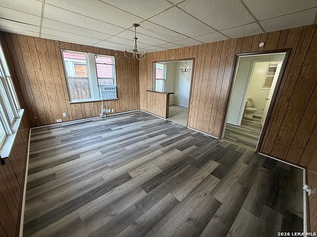 3 bed, 1.0 bath, 1200 sqft, $1,300 — Photo 2