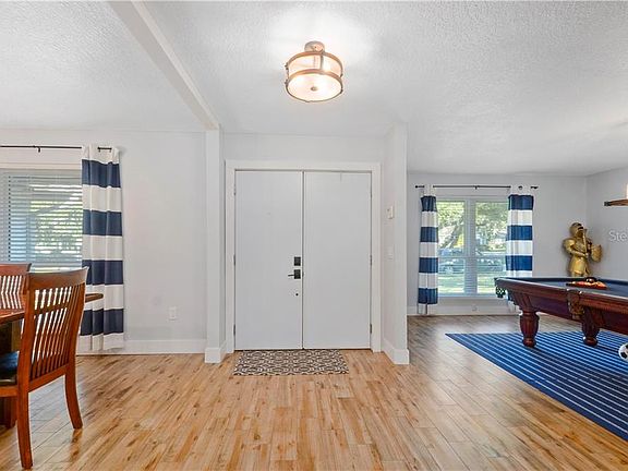 3rd image of 8538 Amber Oak Dr
